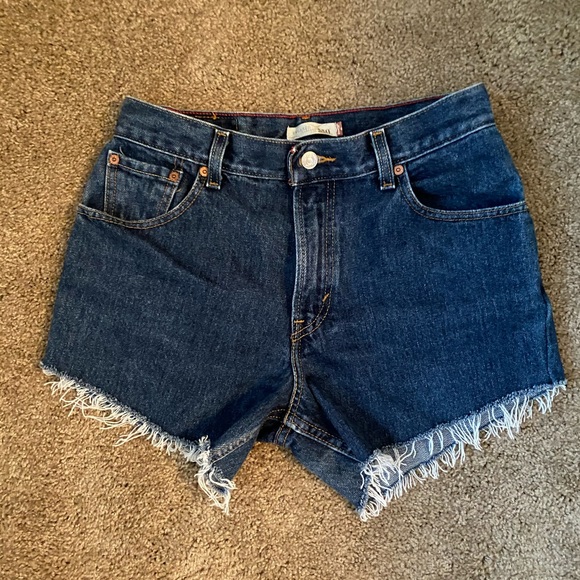 Levi’s cut off shorts - Picture 4 of 6